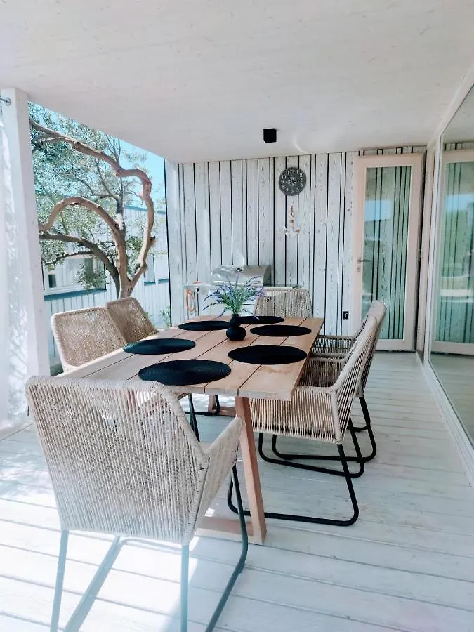 Buqez Home&Sea Vila 65, 32 Drage Hébergement de vacances