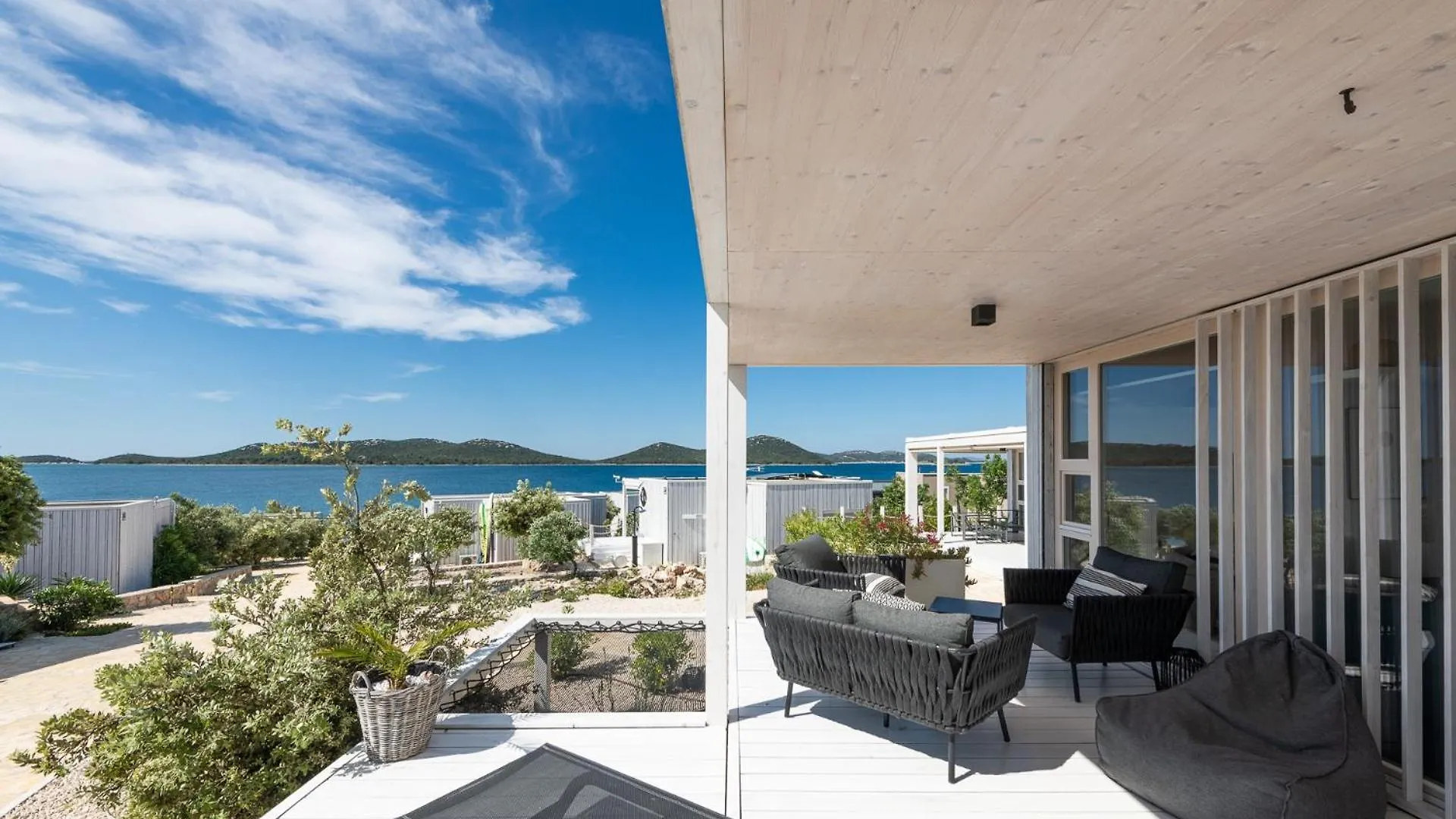 Buqez Home&Sea Vila 65, 32 Drage